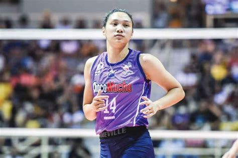 In Creamline, Bea de Leon feels like a rookie again .